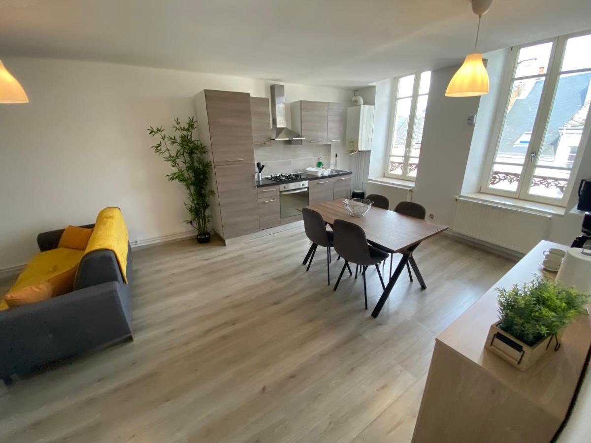 Joli Appartement Avec Parking Gratuit Sur Place Givet Exteriör bild