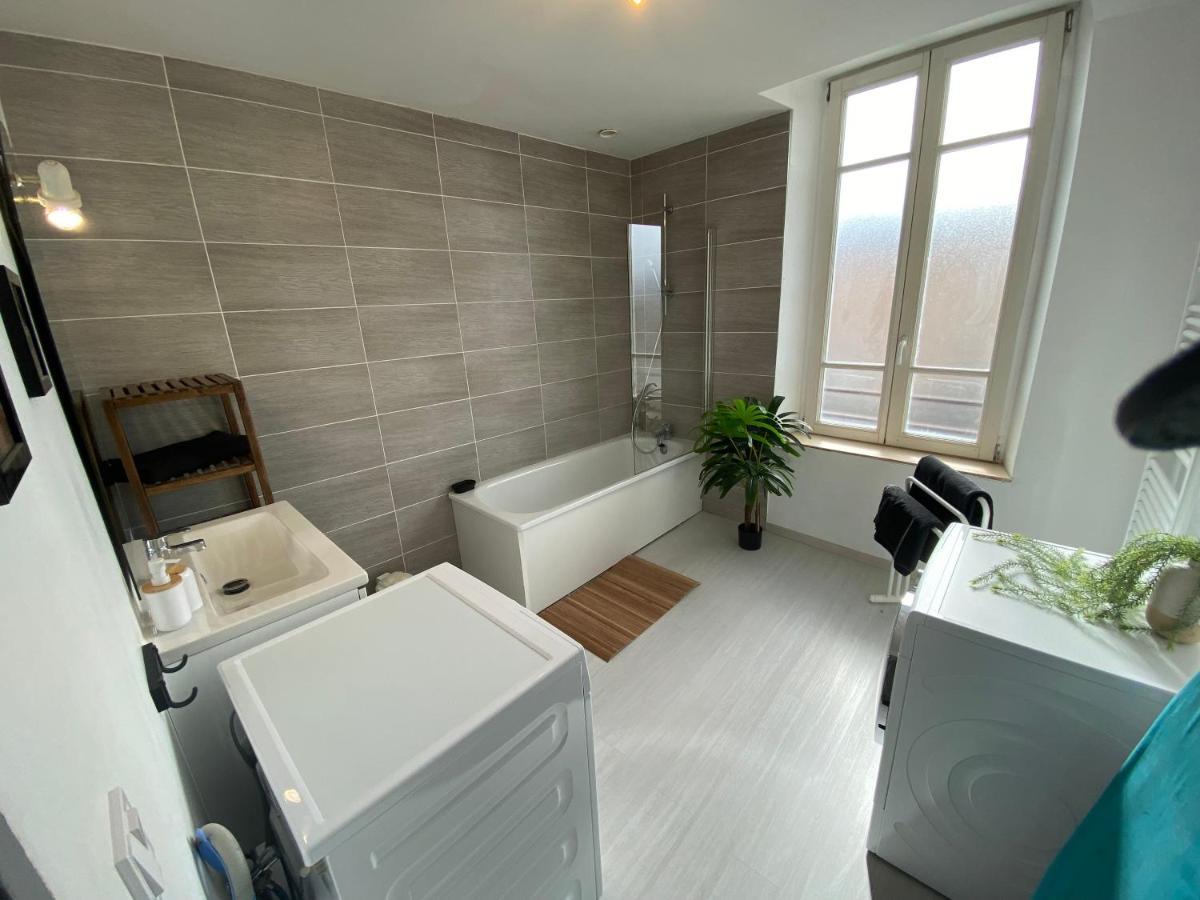 Joli Appartement Avec Parking Gratuit Sur Place Givet Exteriör bild