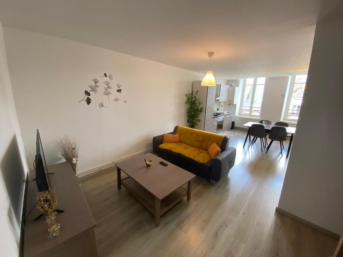 Joli Appartement Avec Parking Gratuit Sur Place Givet Exteriör bild