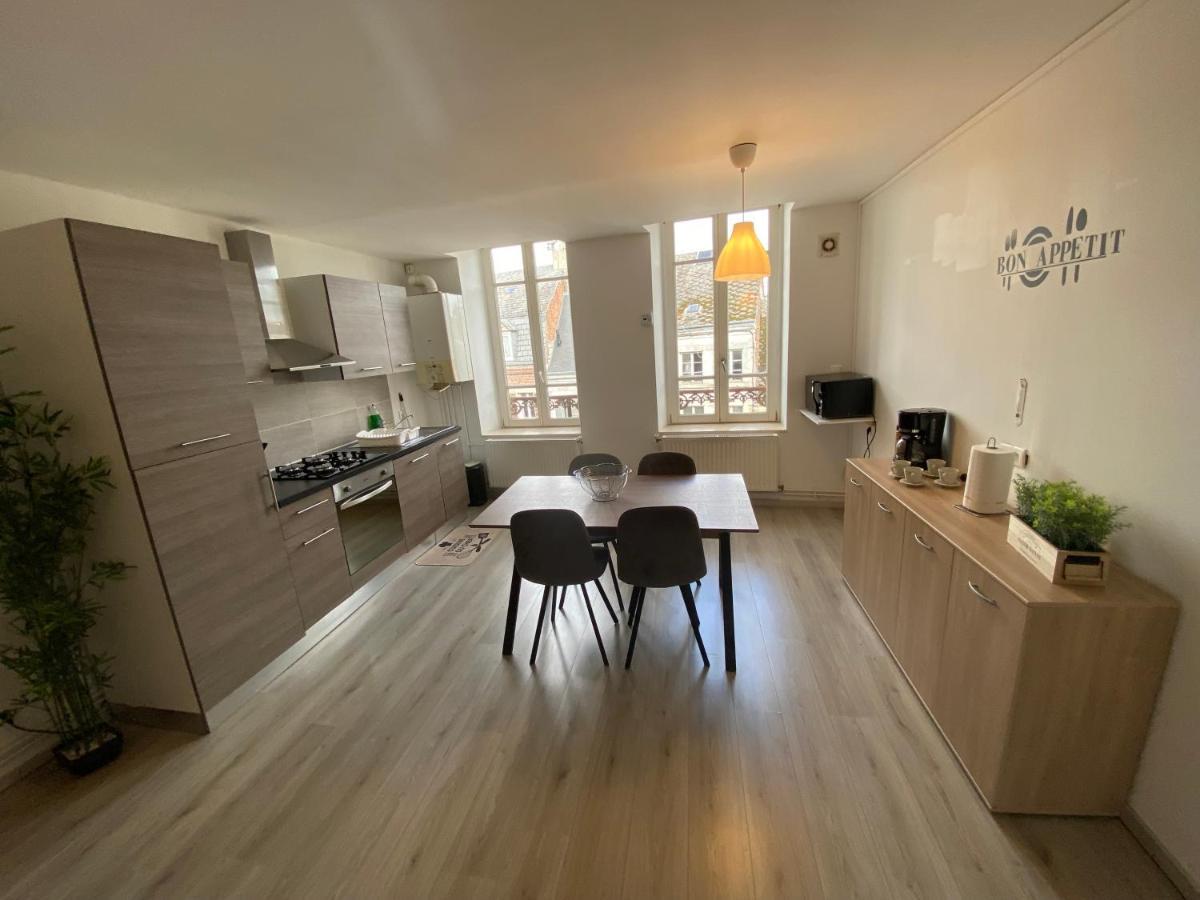 Joli Appartement Avec Parking Gratuit Sur Place Givet Exteriör bild